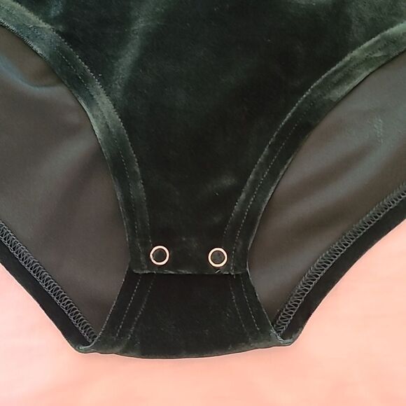 Modcloth Dark Green Stretch Velvet Bodysuit Scoop Neck Long Sleeve Size XL - Picture 8 of 11